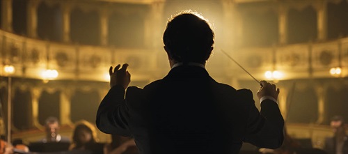 Professional Courtesy: Conducting Your New-Patient Performance Dentaltown Editorial Director Dr. Thomas Giacobbi explains how your team should perform every new-patient appointment
as smoothly as an orchestra performs a symphony.