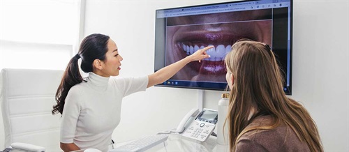 Office Visit: Dr. Catharine Song This Townie studied architecture and fine arts before transitioning into dentistry and later opening a practice in the heart of Beverly Hills. In this month’s Q&A, she talks about what it takes to thrive in such a competitive market, how her art background leads to better patient outcomes, which skills are paramount for practice success and more.