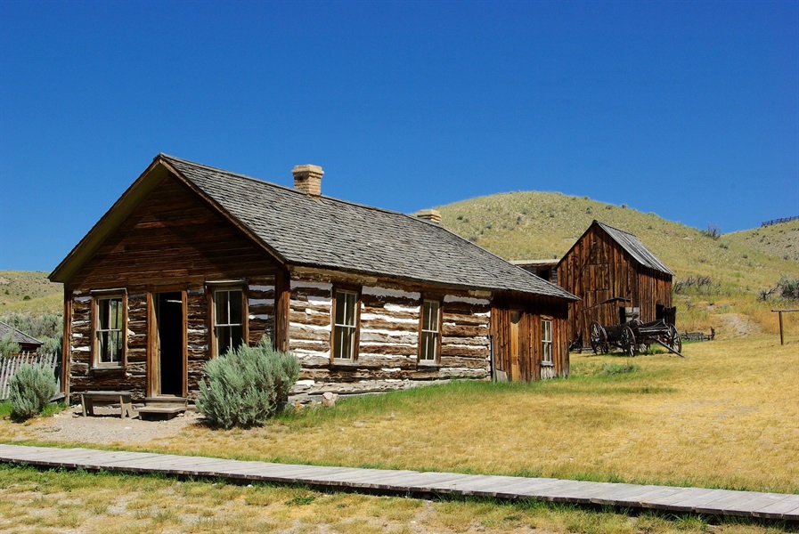 How To Build Wealth With Real Estate - 5 Ways