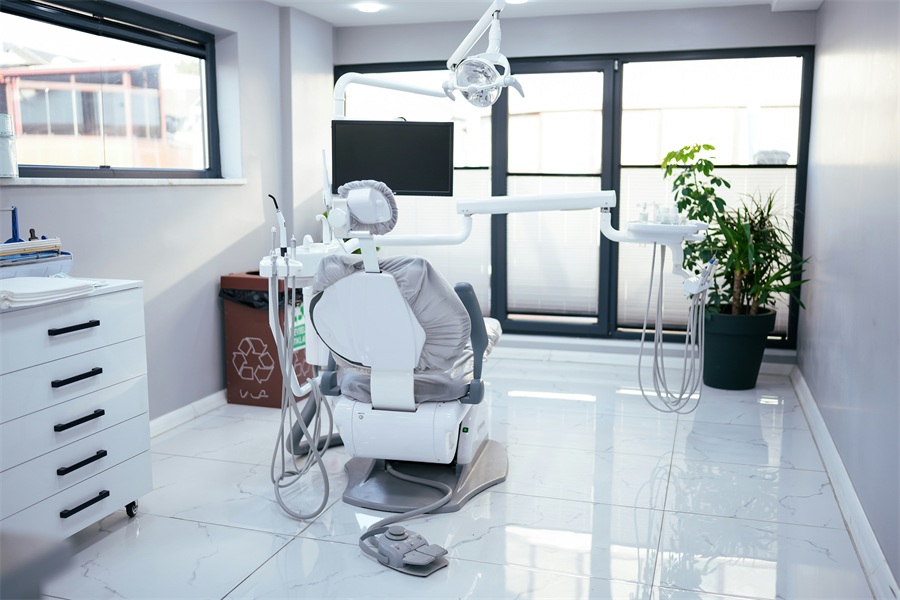Selling to a DSO: Essential Pros and Cons for Dental Practice Owners