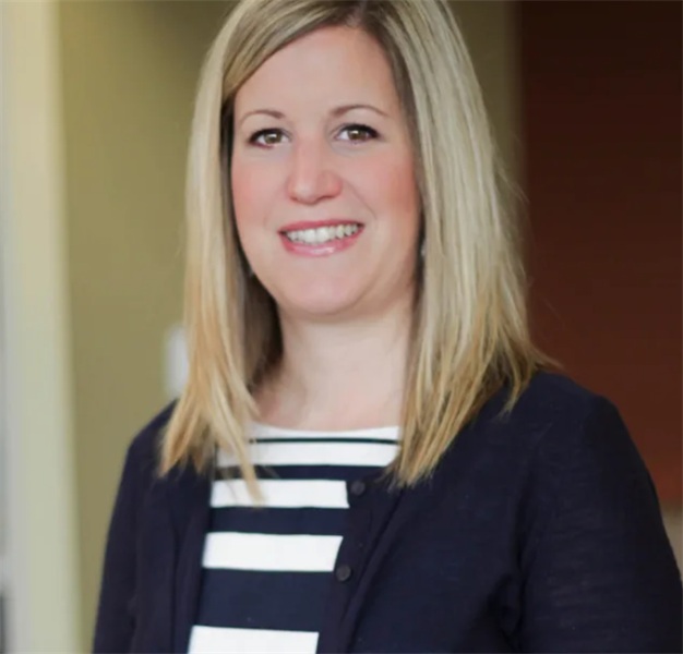 Traditional Versus Roth Retirement Contributions: Choosing the Right Path for Your Future