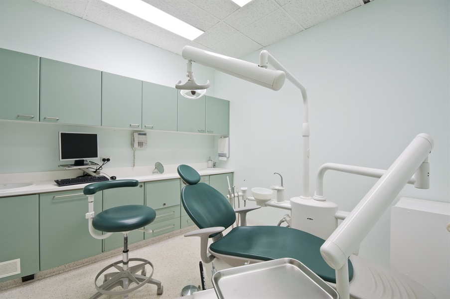 Chairside Whitening Dentist's Guide to Good Oral Health