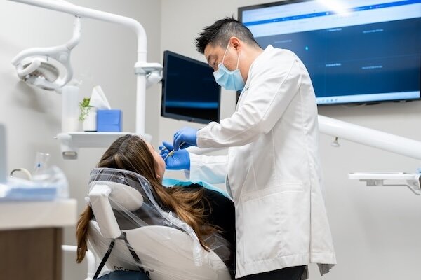 7 Key Questions to Ask Your Implant Dentist Before Surgery
