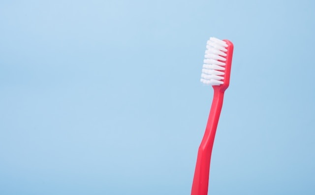 Somerset Dental Care Australia - Is an Electric Toothbrush Better Than a Manual One? A Dentist Explains