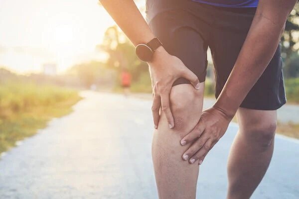 Why Dentists Need Proper Knee Support During Long Clinical Procedures