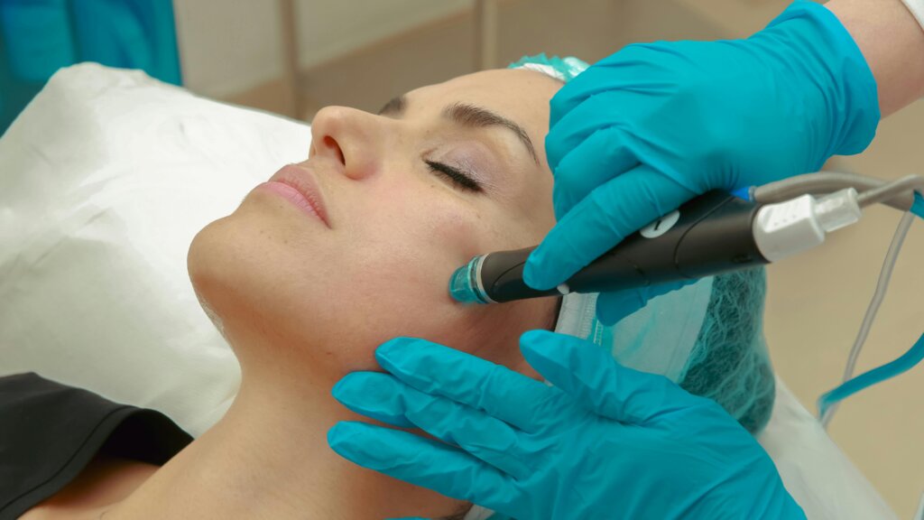 Beyond Your Smile: Facial Features That Influence First Impressions