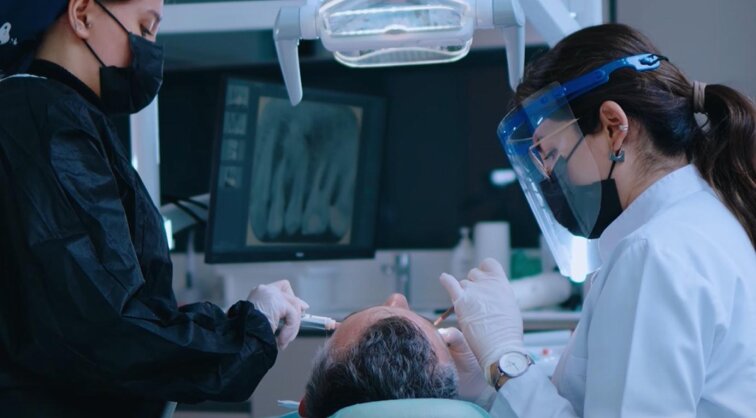Dental Implants: Why Documentation and Aftercare Matter as Much as the Procedure