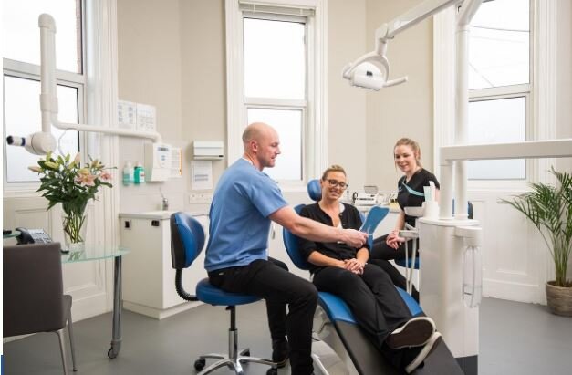 Recognizing the Signs of Dental Implant Infection