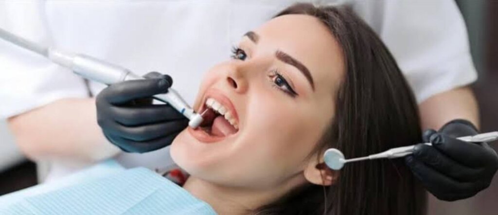How Long After a Dental Cleaning Can I Eat?